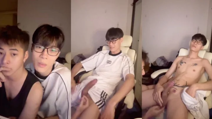 He’s touching my tralala on Cam